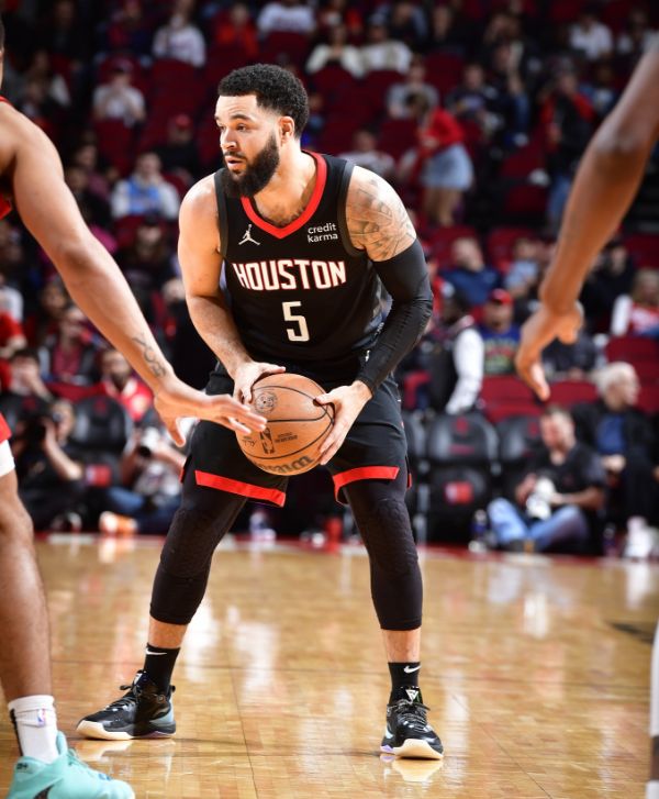 未急于大举 未急于大举