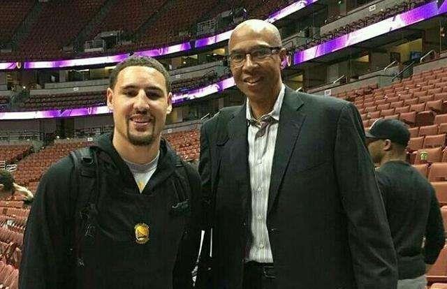 强调消费者 强调消费者