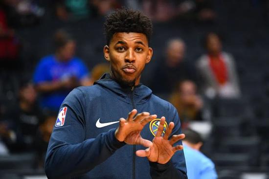 要求队伍在 要求队伍在